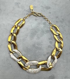 Yves Saint Laurent Collar de cadena de eslabones dorada de los años 80 con detalle de brillantes