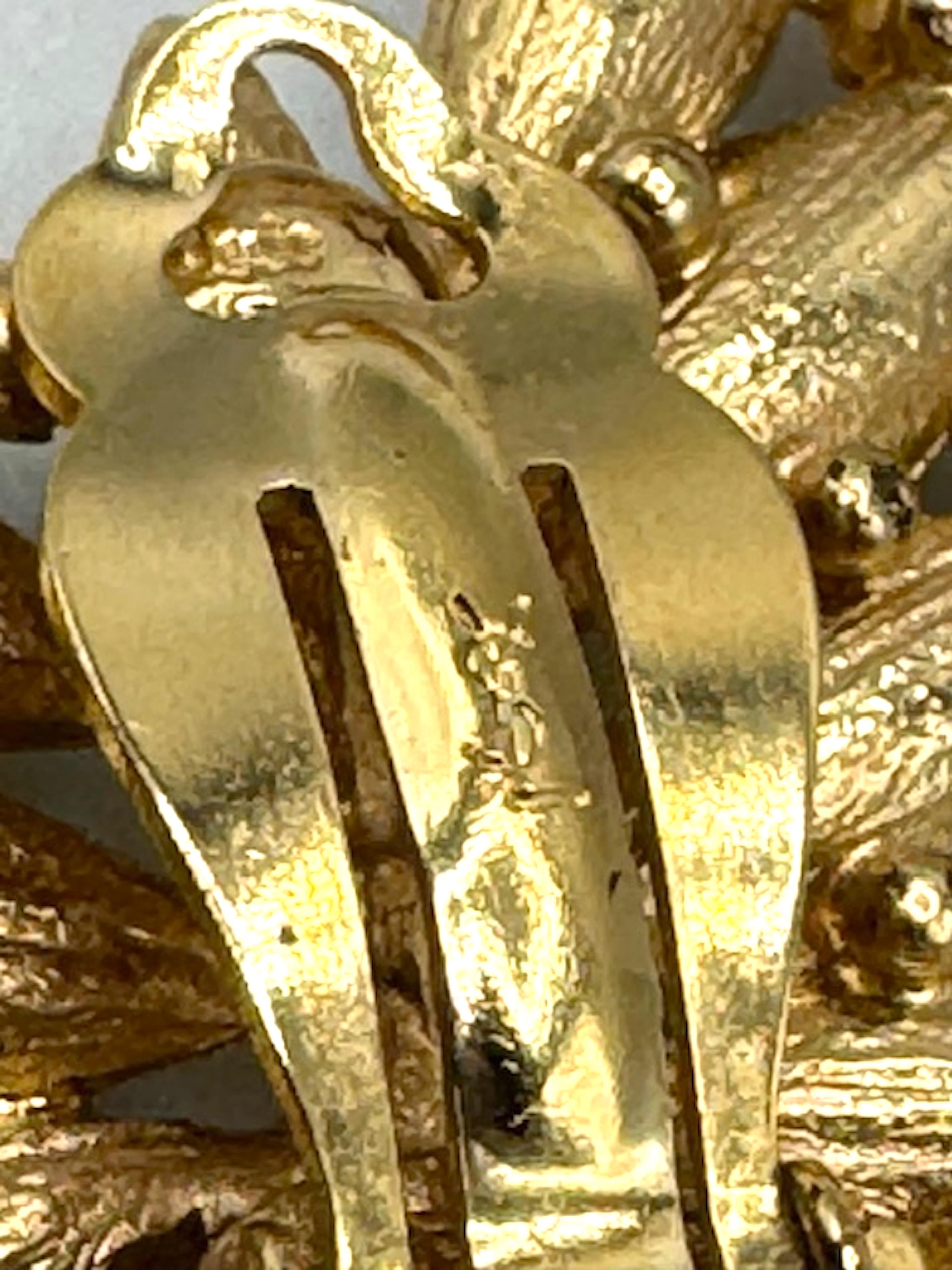 Yves Saint Laurent 1980 - Grandes boucles d'oreilles papillon en or avec strass en vente 4