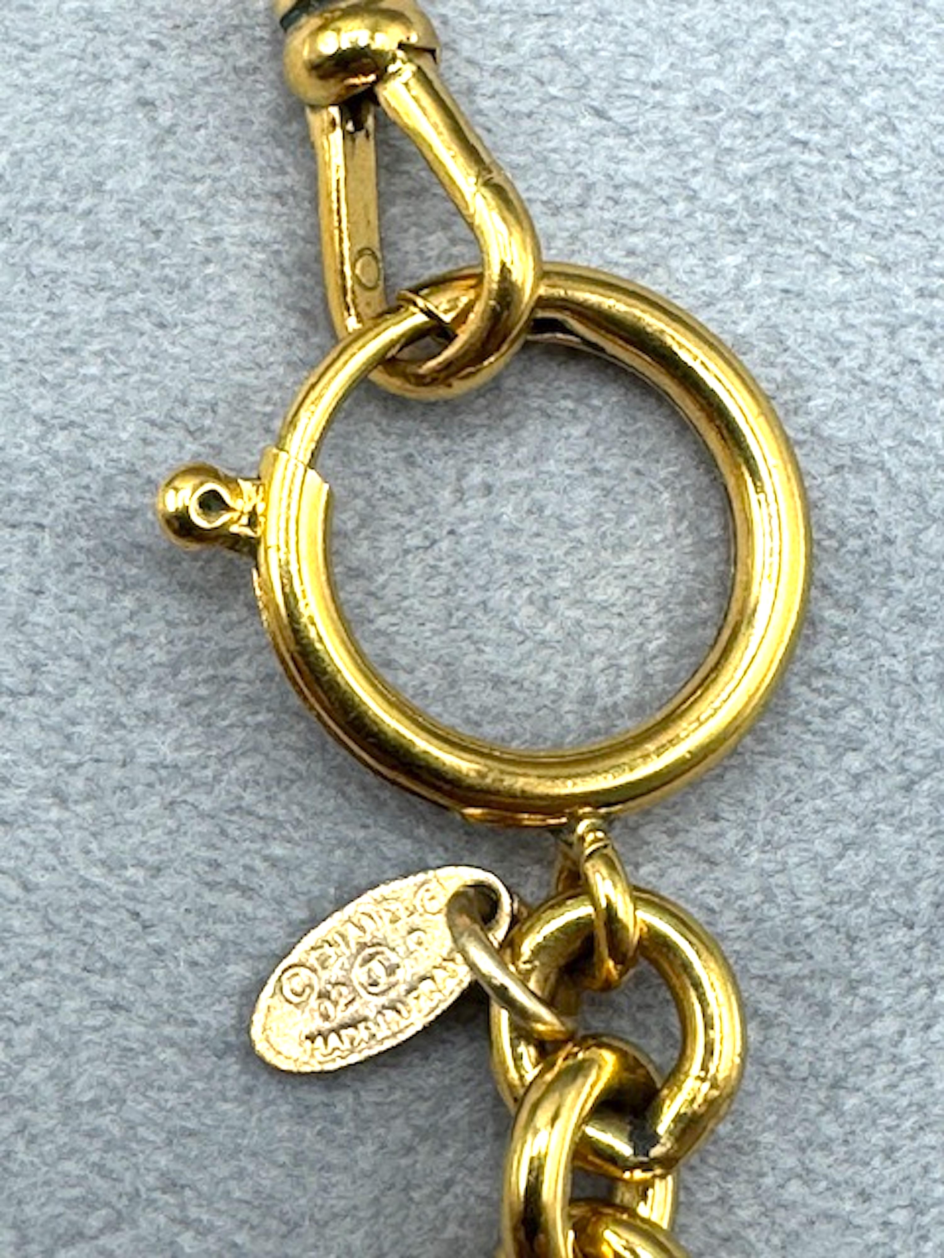 Chanel Collar Colgante Lupa Primavera 2002 en venta 3