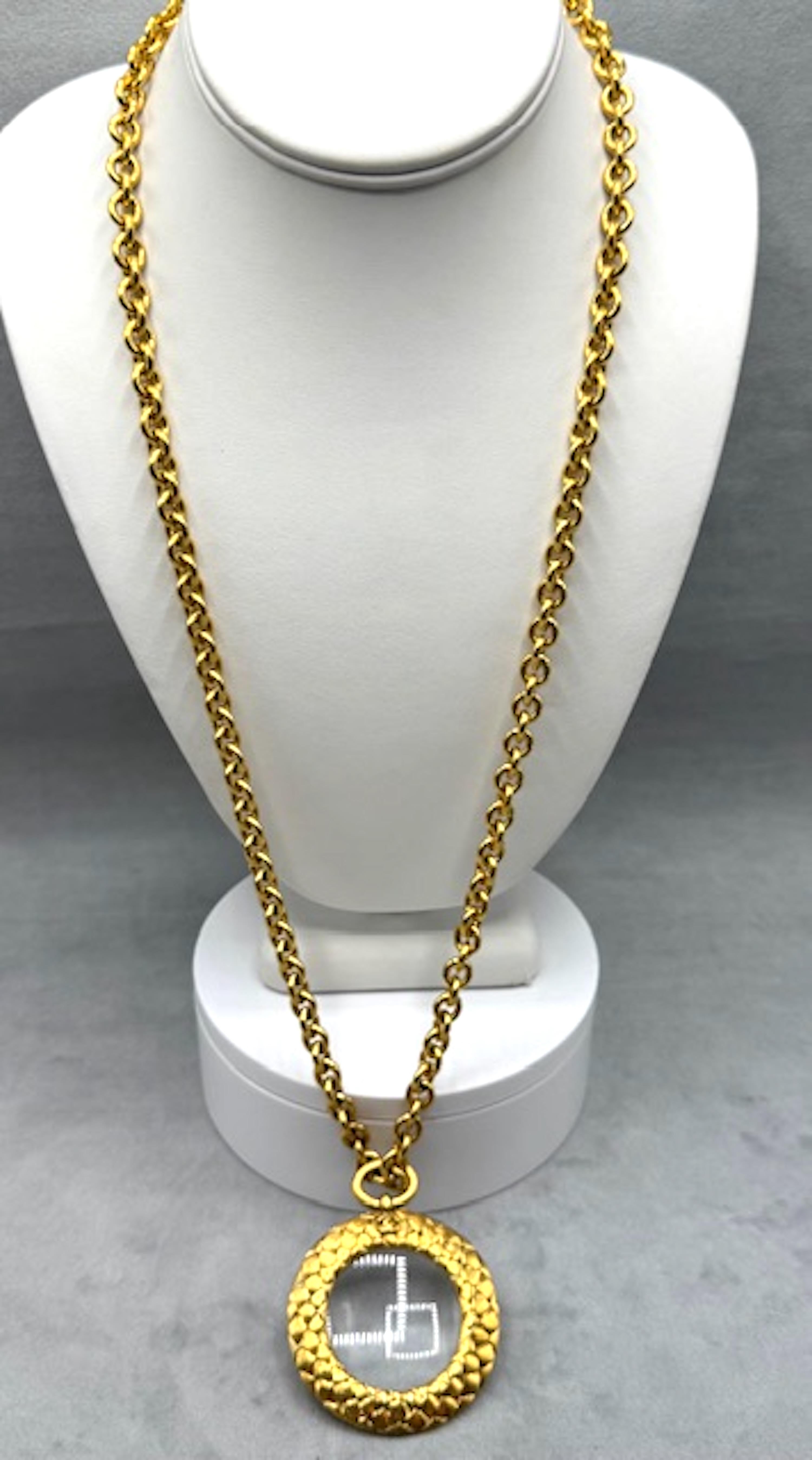 Chanel Collar Colgante Lupa Primavera 2002 en venta 5