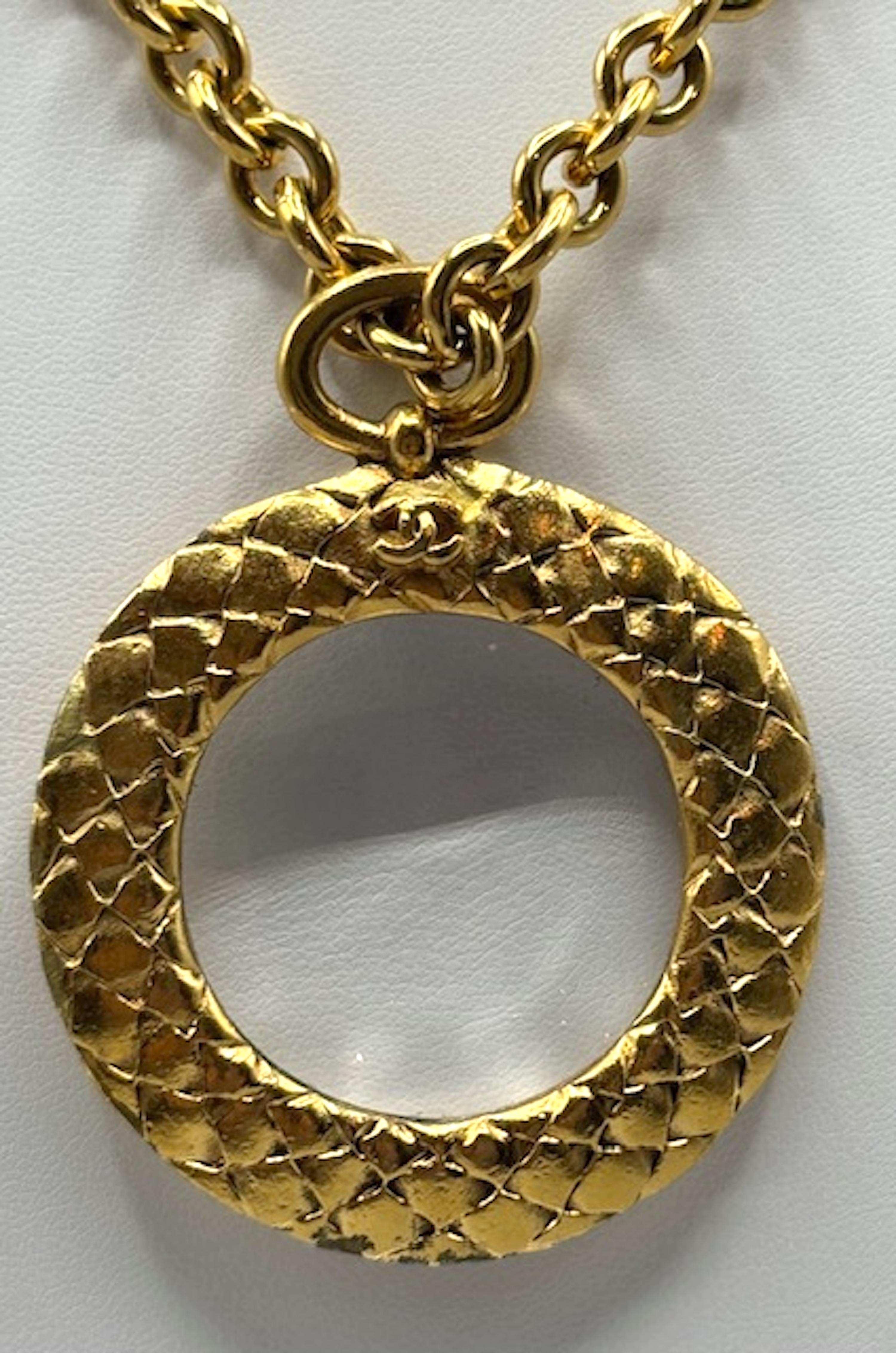 Chanel Collar Colgante Lupa Primavera 2002 en venta 9