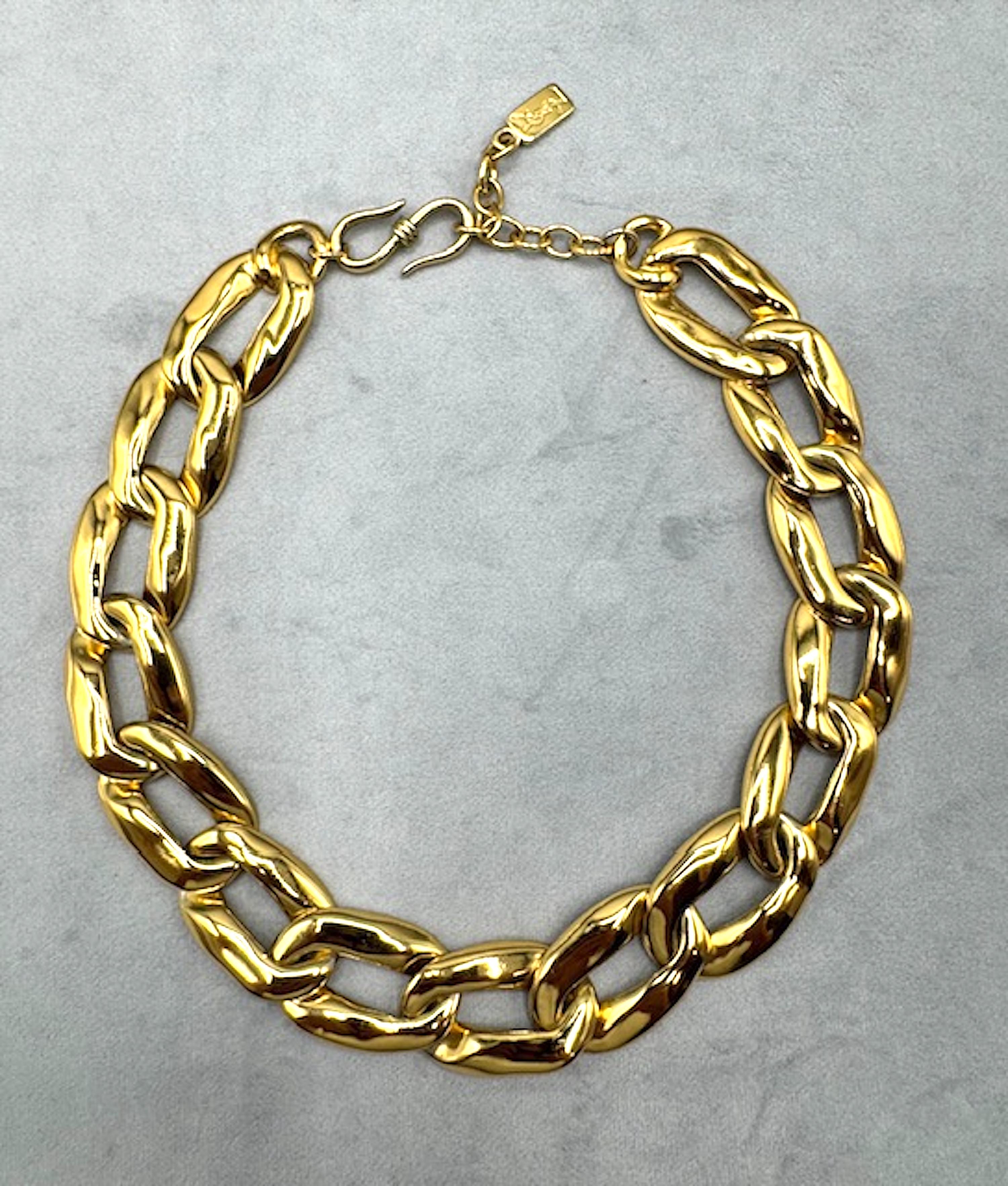 Yves Saint Laurent anni '80 - Collana a maglie larghe in oro e strass In condizioni buone in vendita a New York, NY