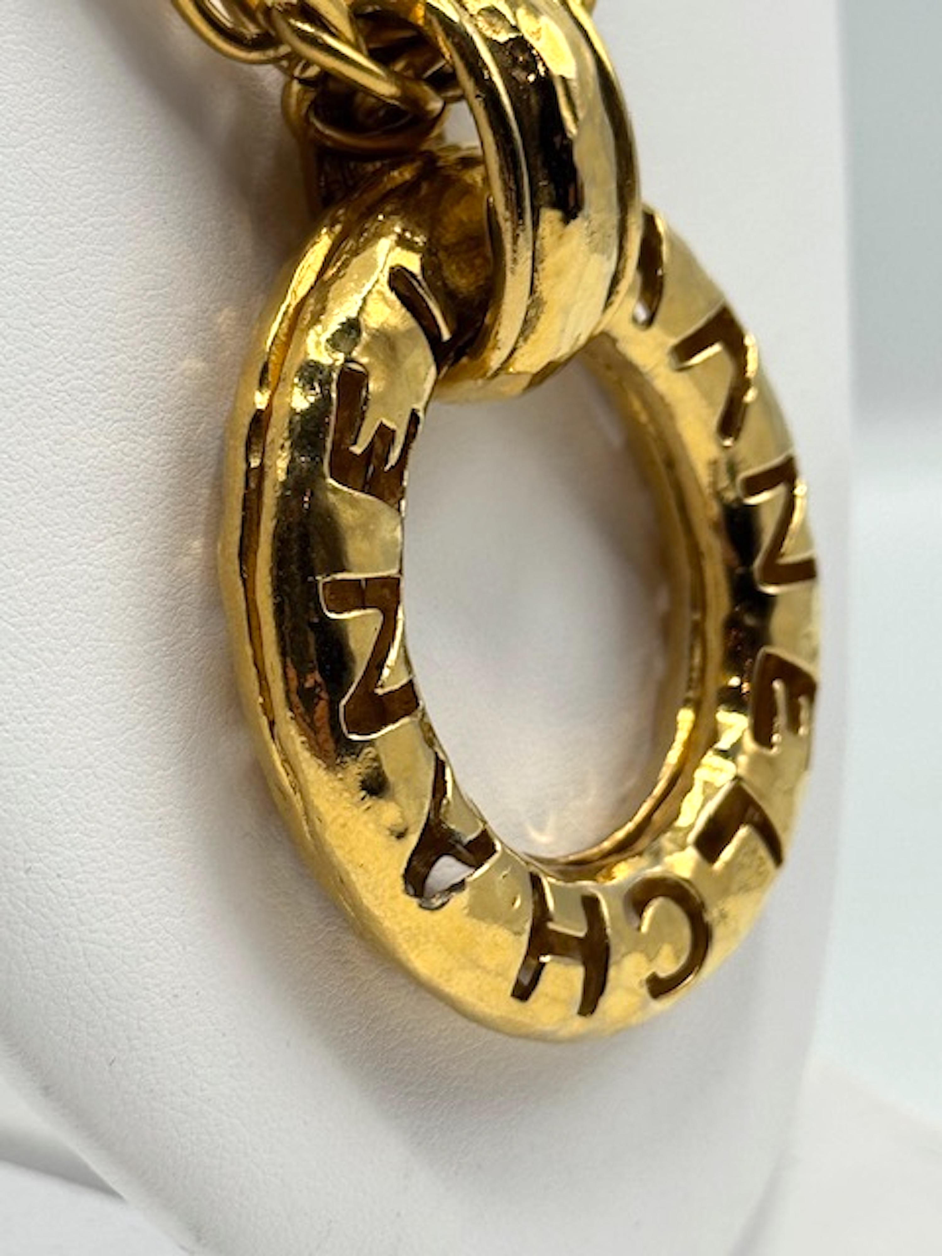 Collar Colgante Anillo Largo Oro Chanel Clásico Años 80 en venta 8