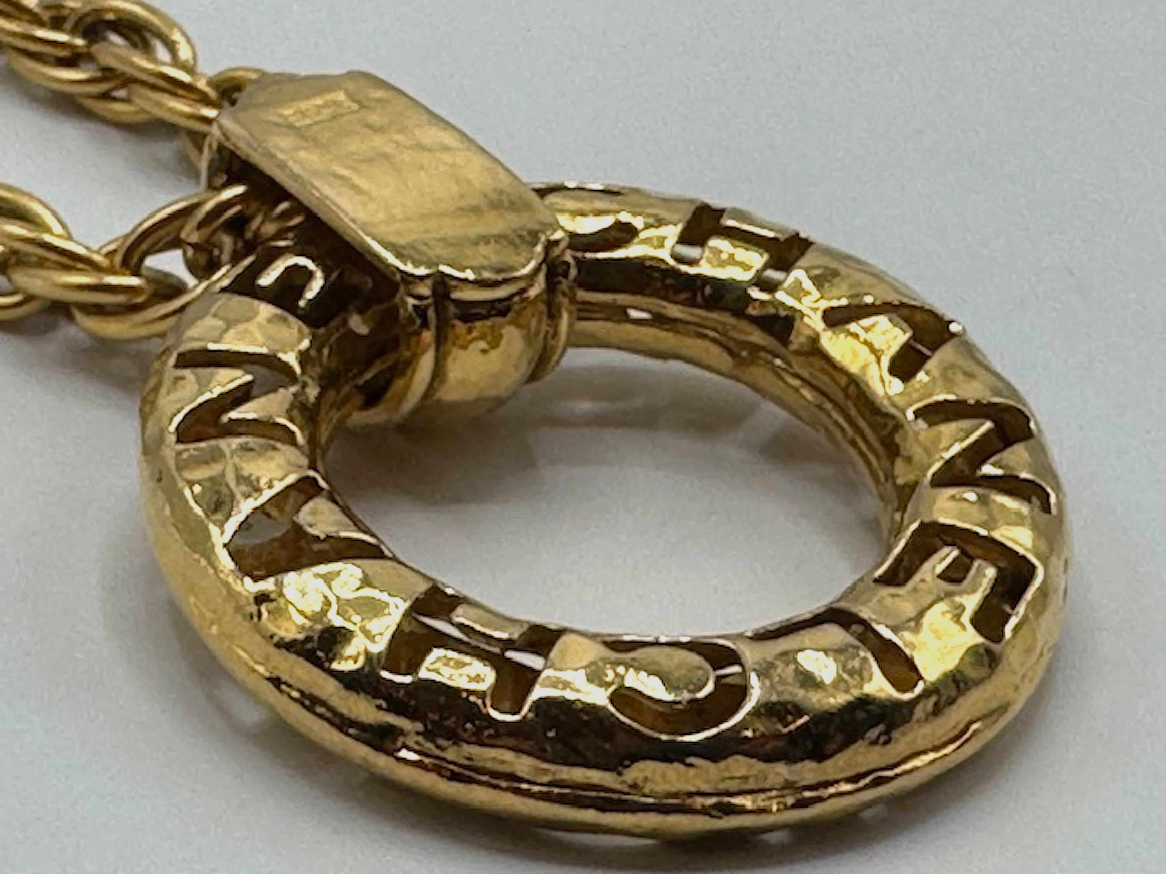 Collar Colgante Anillo Largo Oro Chanel Clásico Años 80 en venta 11
