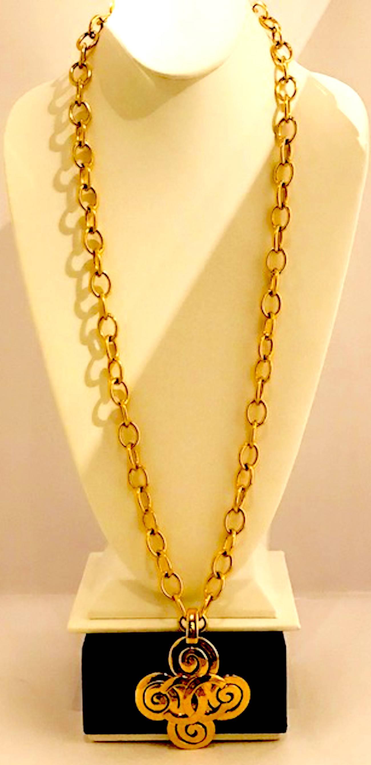 Chanel Large Pendant Necklace Spring 1995 Collection In Excellent Condition In New York, NY