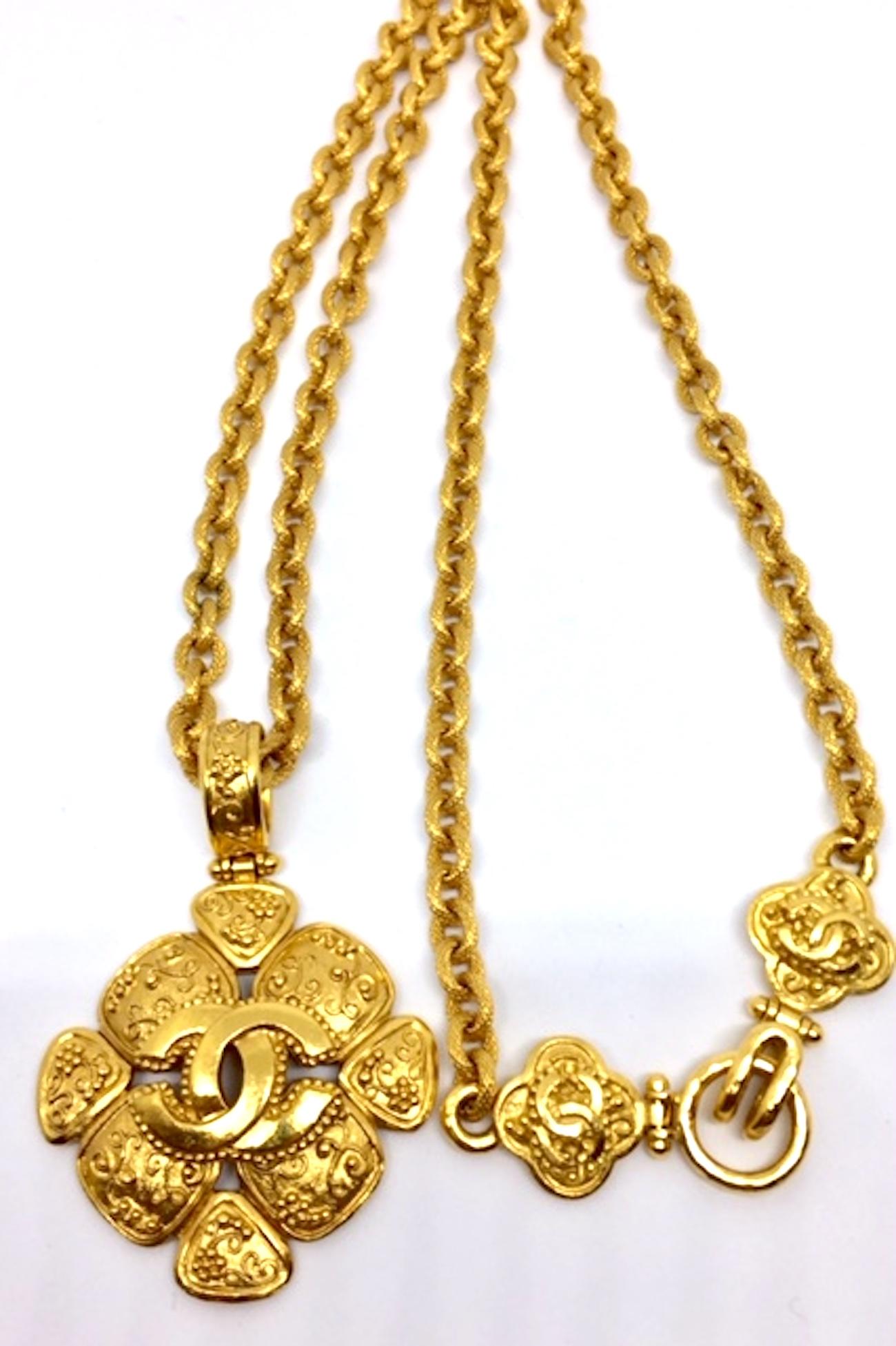 Chanel Autumn 1996 Pendant Necklace In Excellent Condition In New York, NY