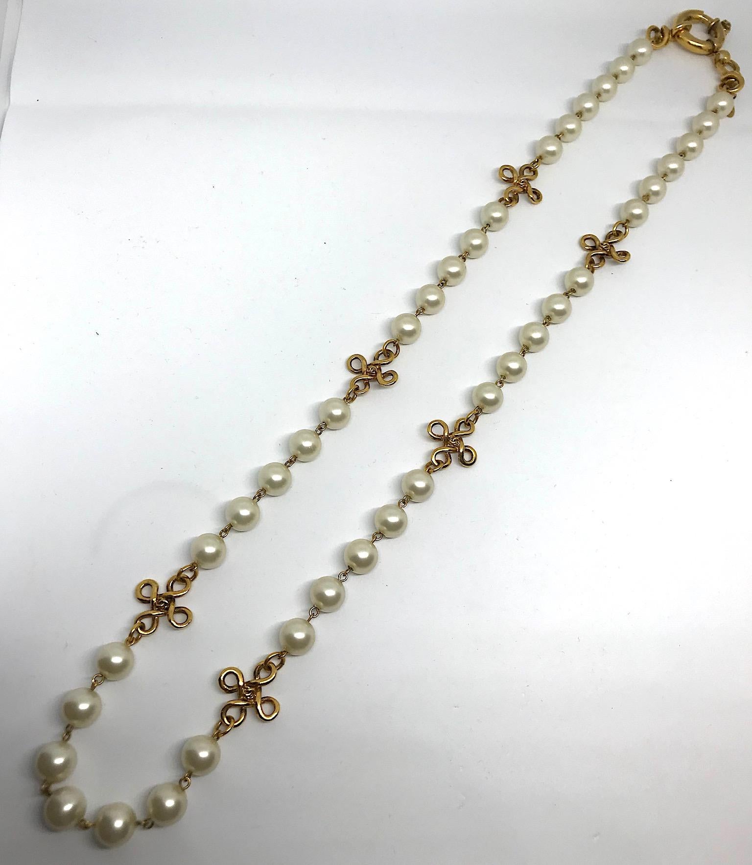 Round Cut Chanel Long Pearl & Gold knot Necklace, Spring 1993