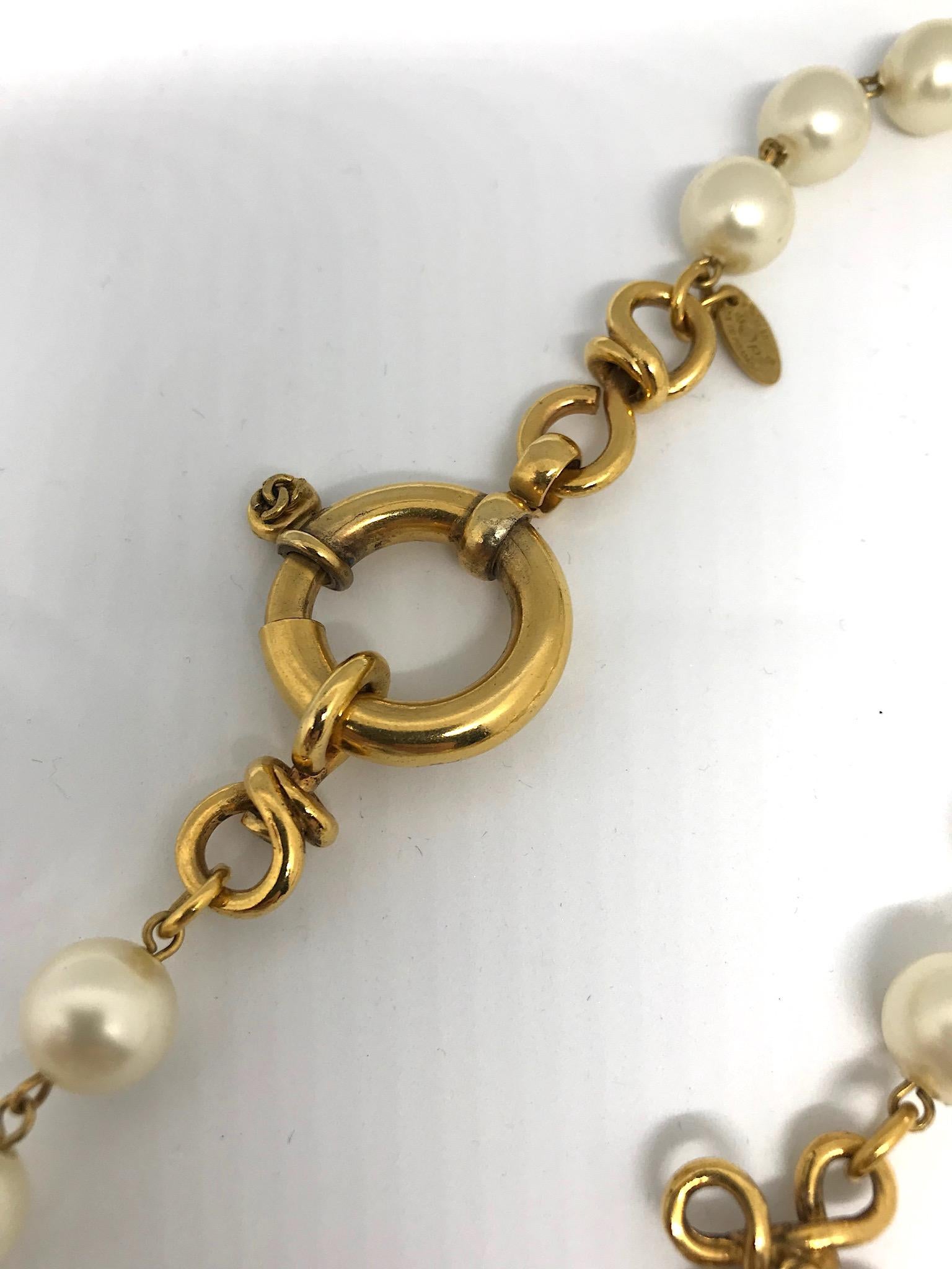 Chanel Long Pearl & Gold knot Necklace, Spring 1993 6