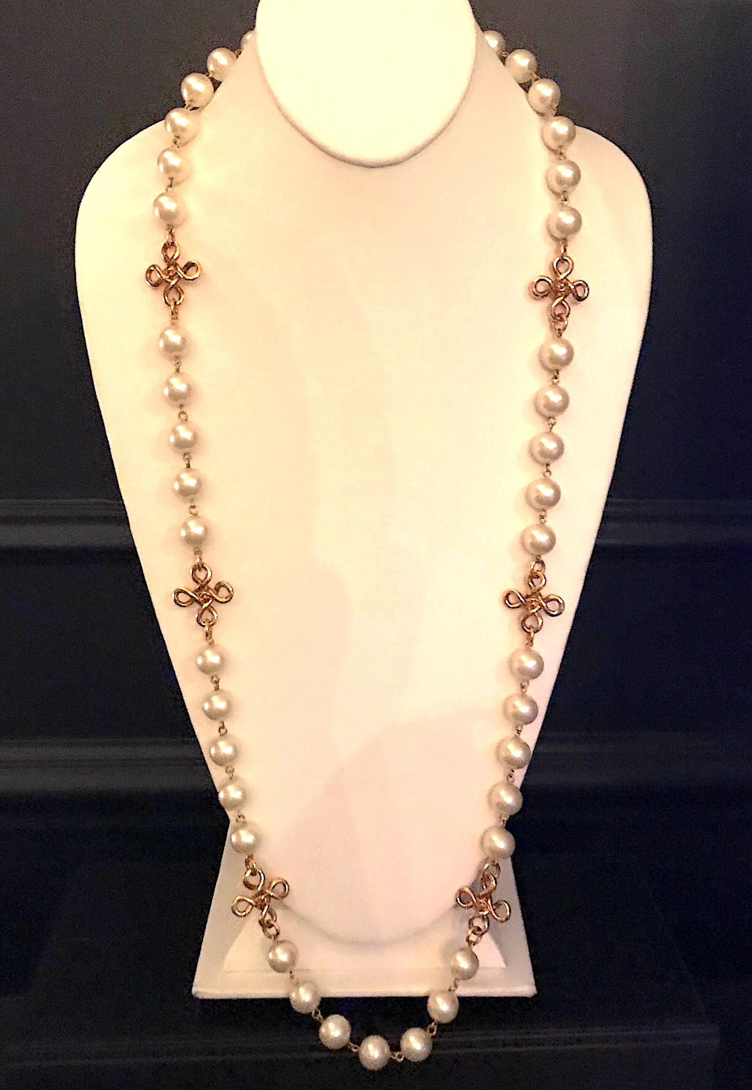 Chanel Long Pearl & Gold knot Necklace, Spring 1993 9