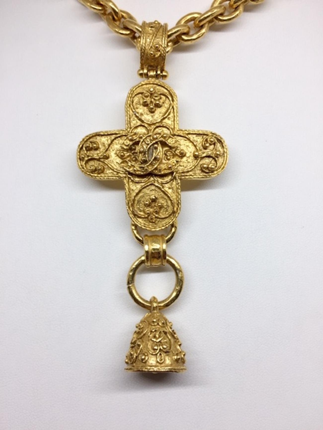 Chanel Byzantine Pendant Necklace, Autumn 1994 Collection In Excellent Condition In New York, NY