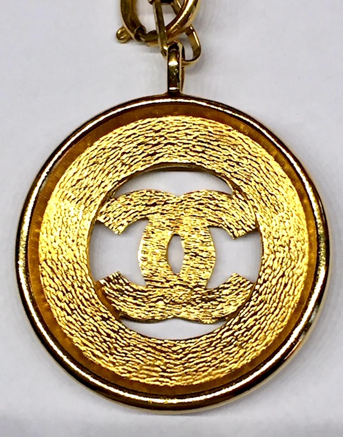 Chanel 1980s Gold Large Pendant Necklace 2