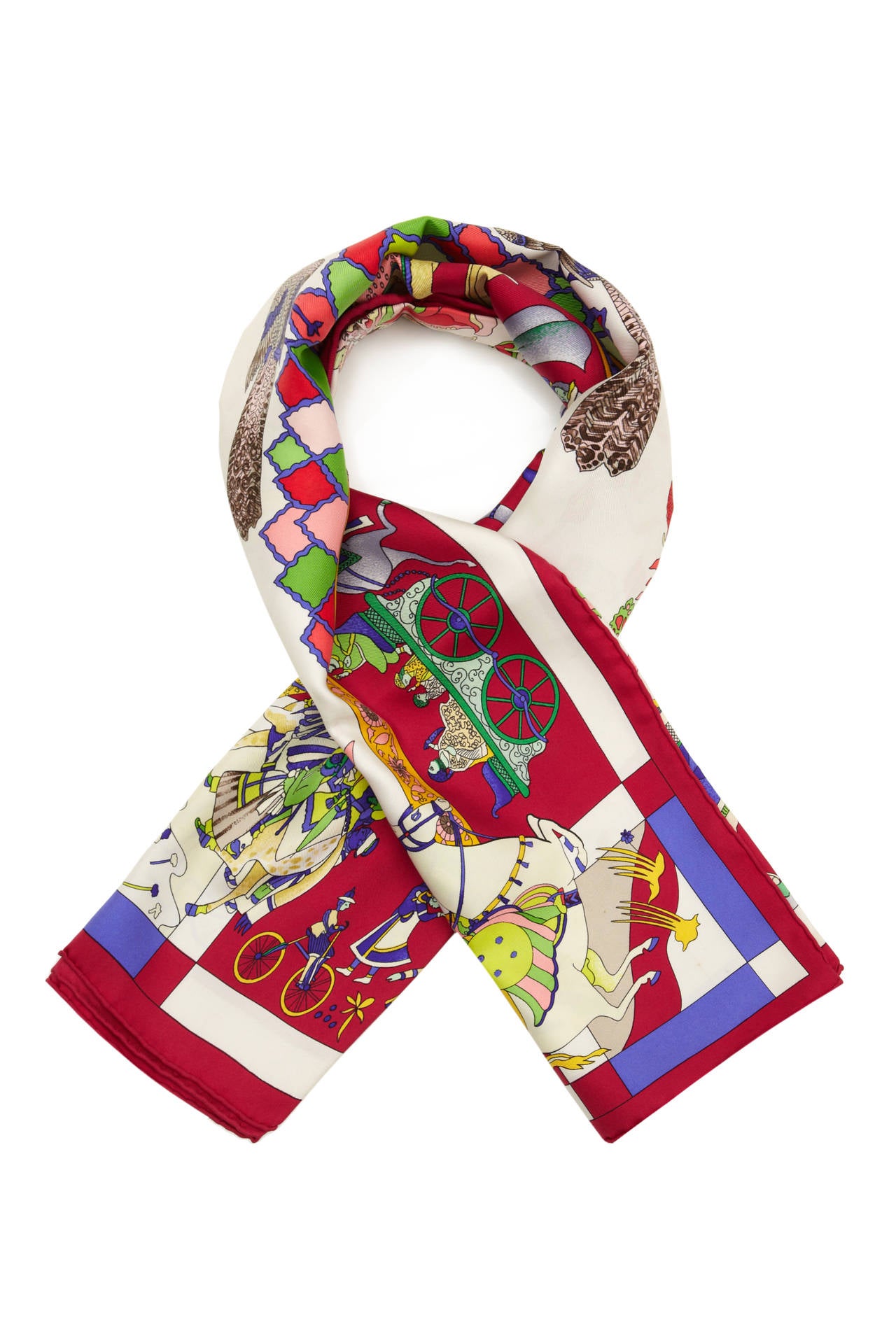 Beautiful multicolourd silk twill scarf with large central tree print.  This scarf was designed by Loic Dubigeon and first issued in 1985/86 with reissues in1991/92 and 2008.  In excellent condition

90cmx 90cm/ 35.5”x 35.5”