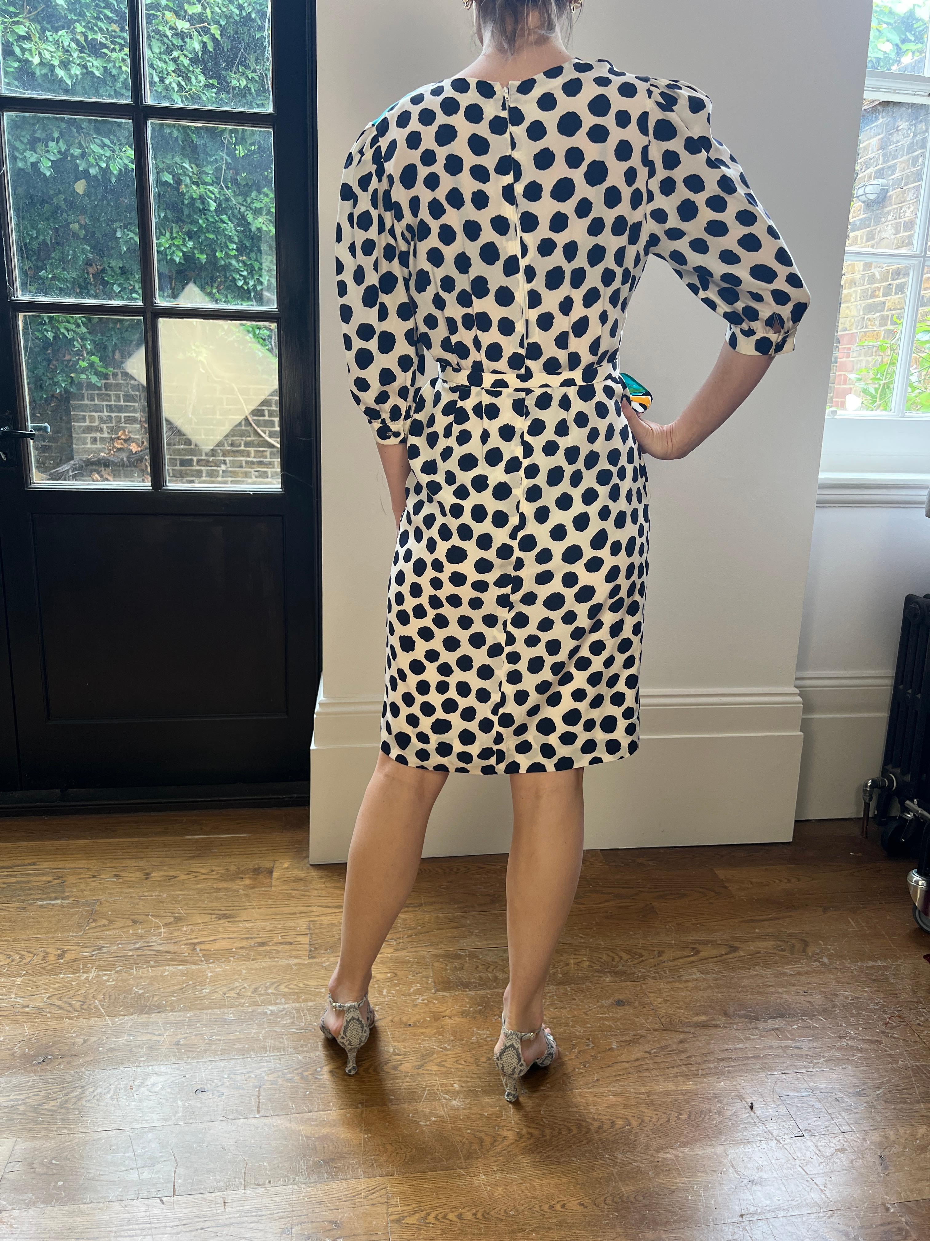 Robe à pois et à fleurs bleu marine et blanc des années 1980 en vente 2