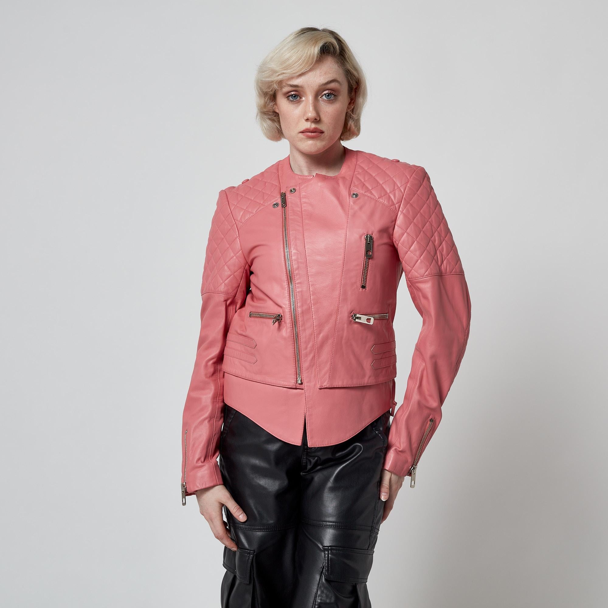2012 Nicolas Ghesquière per Balenciaga Giacca da moto in pelle rosa in vendita 2