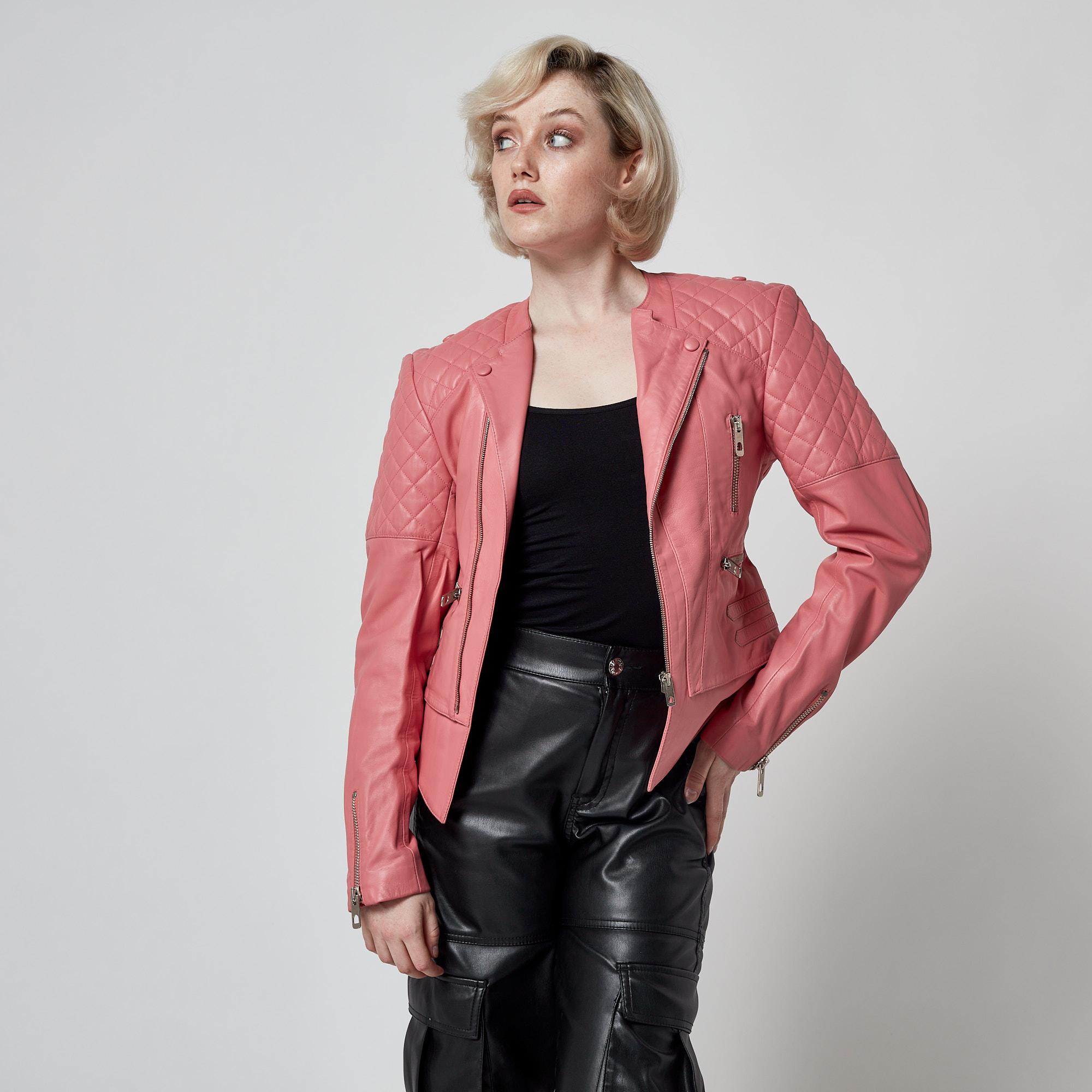 2012 Nicolas Ghesquière per Balenciaga Giacca da moto in pelle rosa in vendita 3