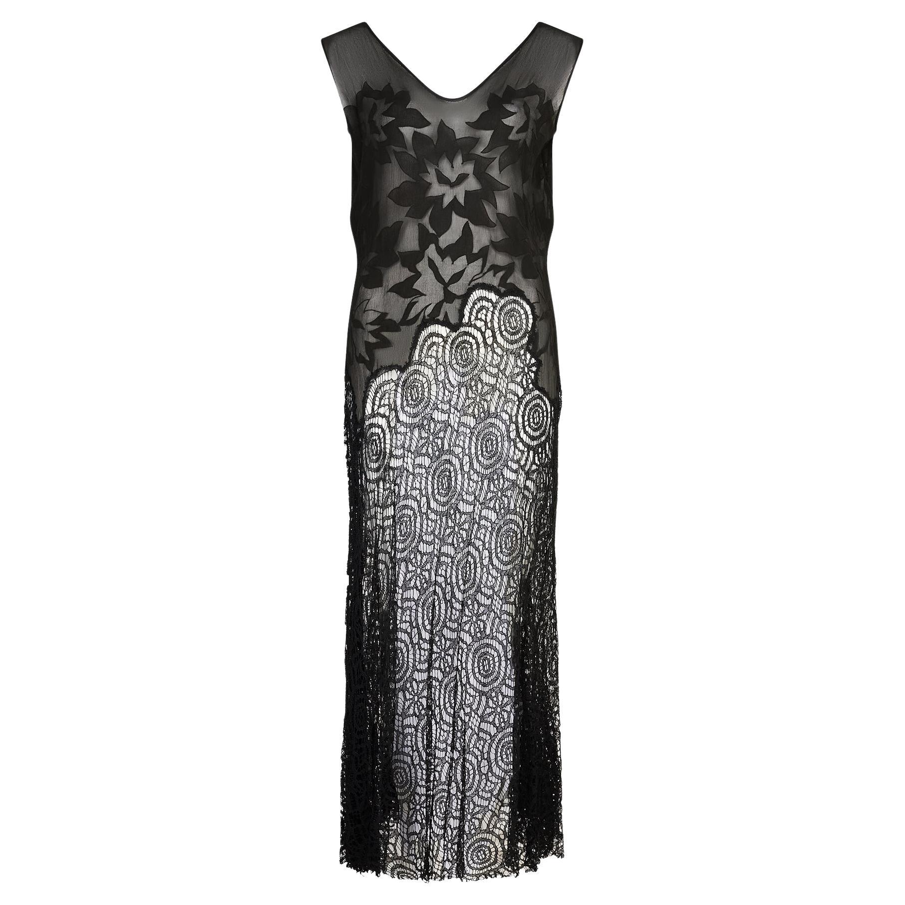 Abito anni '30 in chiffon nero con corpetto e pizzo applicati