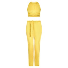1970s Dana Yellow Crop Top and Trousers with Braid Detail (Haut et pantalon en jersey jaune avec détails de tresses)