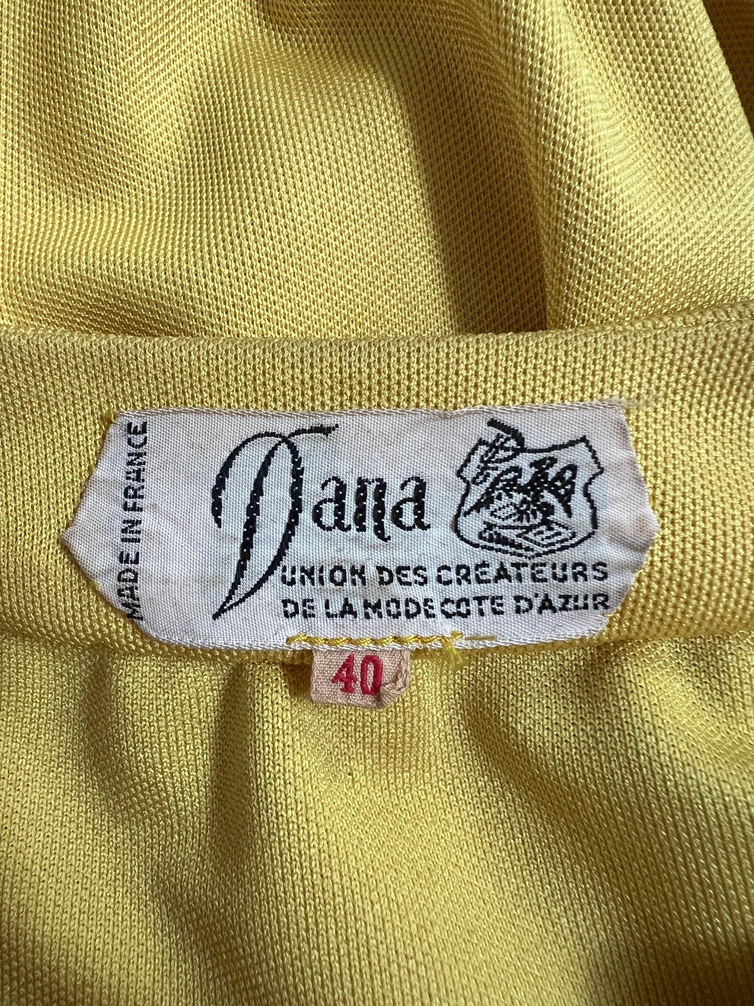 1970s Dana Yellow Crop Top and Trousers with Braid Detail (Haut et pantalon en jersey jaune avec détails de tresses) en vente 2