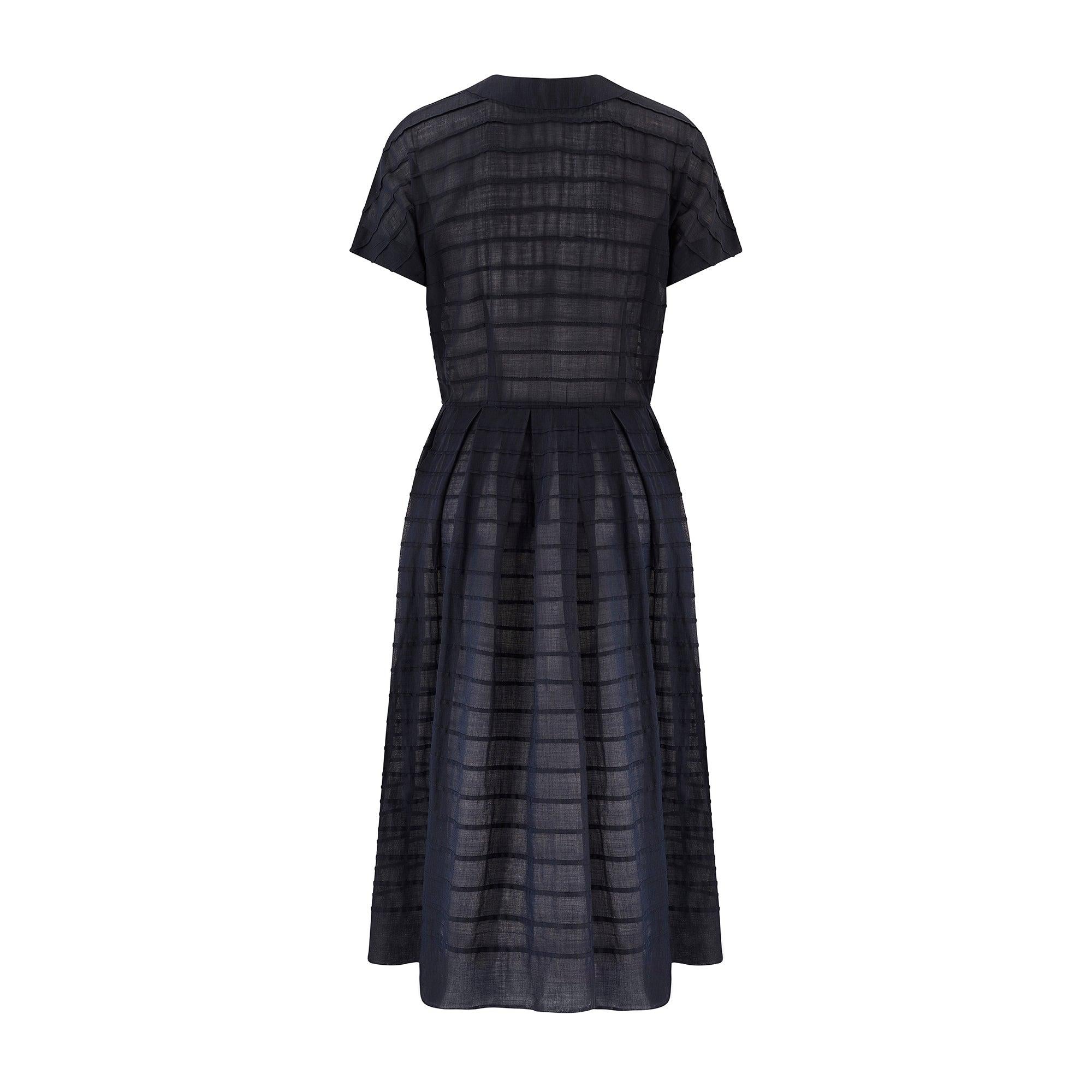 Noir L'Aignon 1950 - Robe à manches courtes en coton marine avec plis en vente