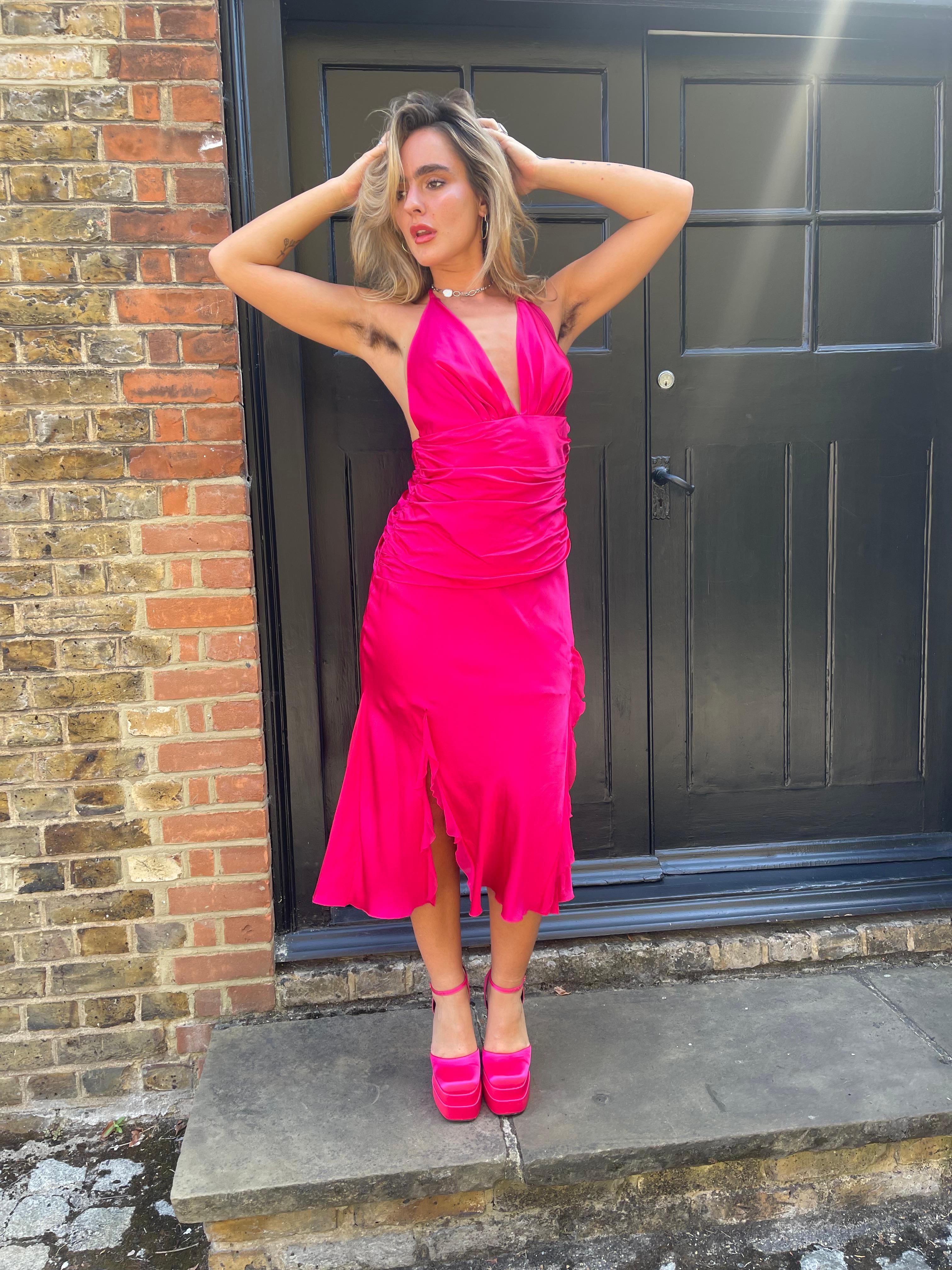 1990 - Robe midi en soie fuchsia à col licou en vente 2