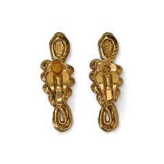 Pendientes de clip con forma de serpiente dorados de los años 2000