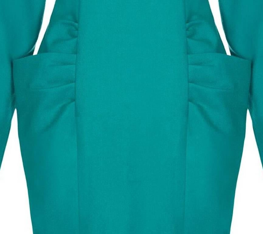 1980s Nina Ricci Boutique Green Wool Long Sleeved Dress In Excellent Condition In London, GB