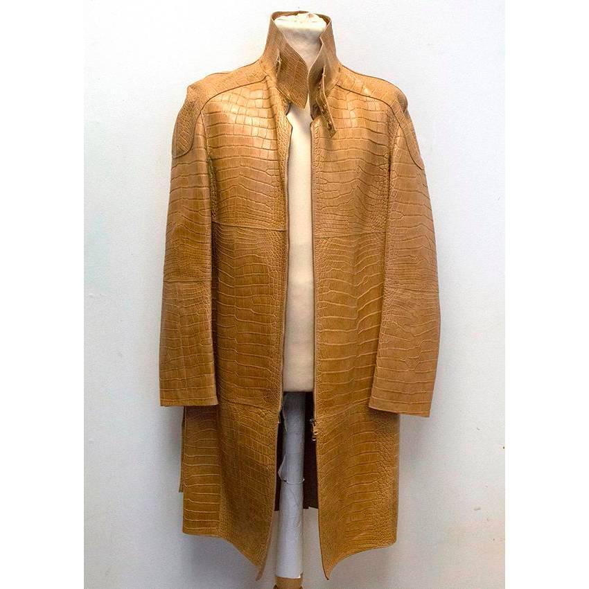Gucci crocodile leather coat with gold hardware. Made in Italy. New without tags in perfect 10/10 condition.

Medium to heavy weight with a wool and cashmere blend lining. Crocodile and leather blend. 

Please kindly note, this real crocodile
