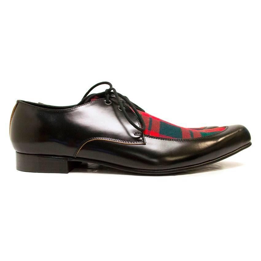 Comme des Garcons Black Leather Pointed Shoes with Red Tartan Detail on Front of Shoe. Japan size 28, EU size 44

Made in Japan. Perfect condition, 10/10

Approximate measurements:
Length - 31.5cm
Width - 10cm