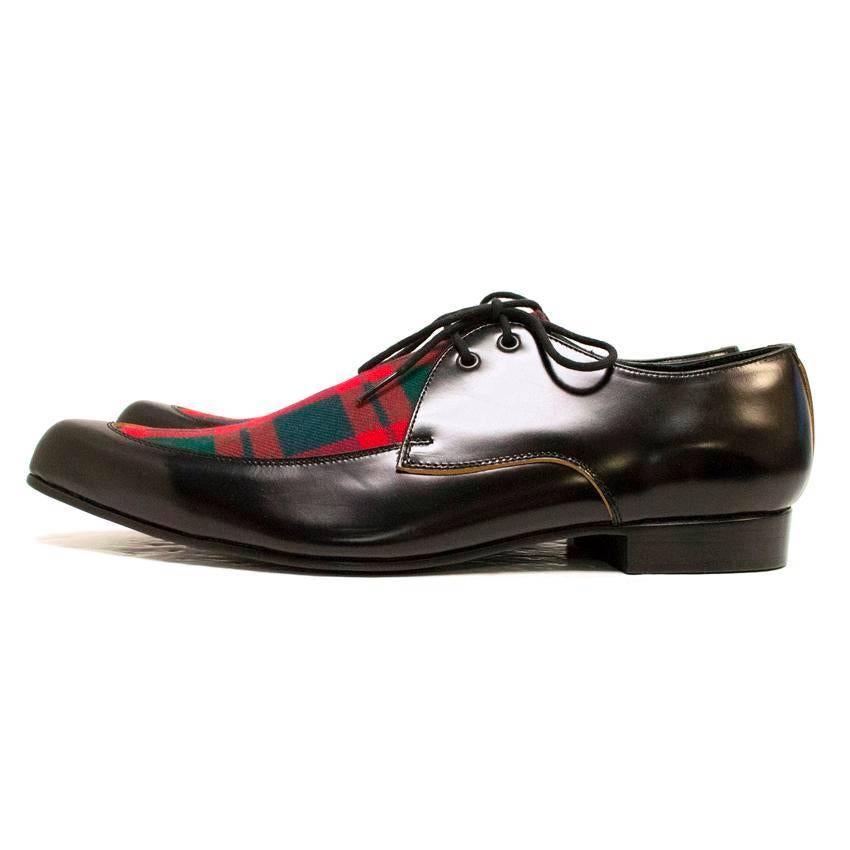 Men's Comme des Garcons Black Leather Pointed Shoes with Red Tartan Detail on Front For Sale