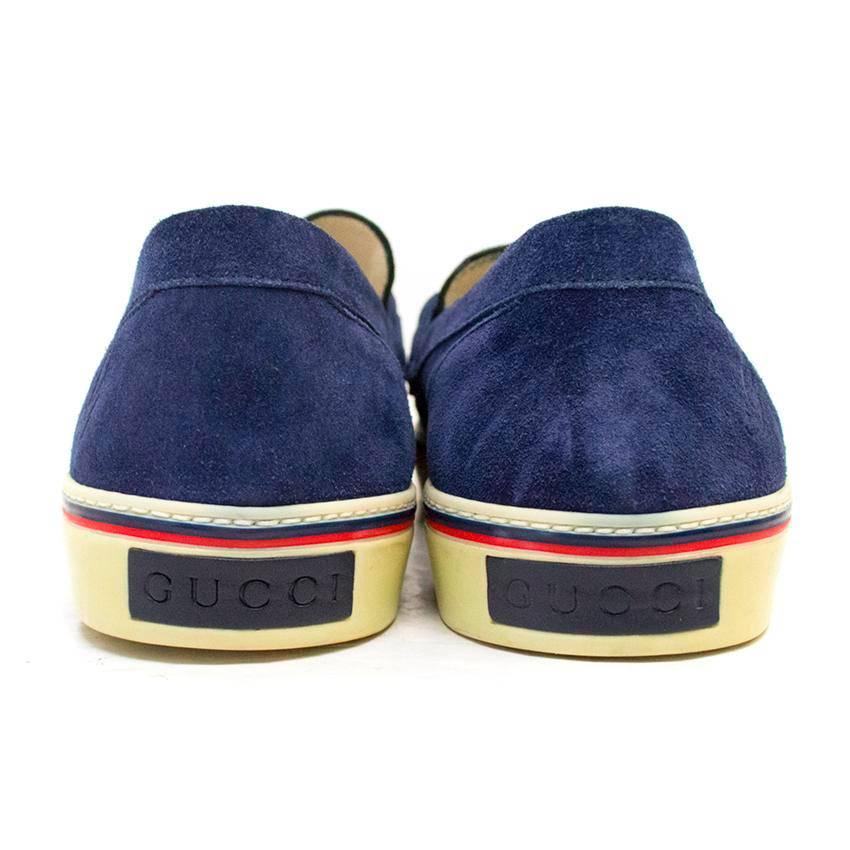  Gucci Navy Suede Loafers with Silver Buckle In New Condition For Sale In London, GB