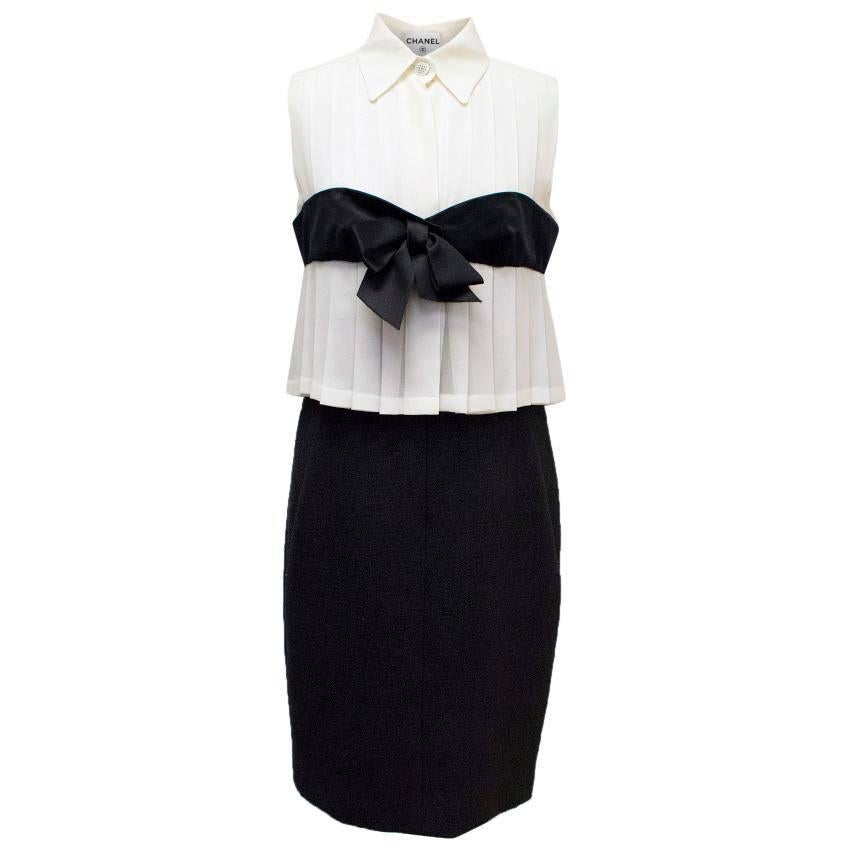 Chanel Black and Cream Dress with Black Bow Detail For Sale