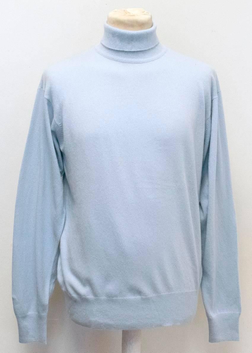 Richard James Savile Row men's light blue high neck jumper.
- Crafted with 100% cashmere 
- Roll neck 
- Ribbed hem 
- Ribbed cuffs 
- Medium weight 

Size M

Condition:9.5/10 

Approx. Measurements- 
Sleeve:65cm
Chest:59cm
Length:66cm