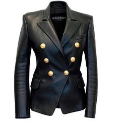 Schwarze Balmain-Lederjacke mit goldenen Knöpfen
