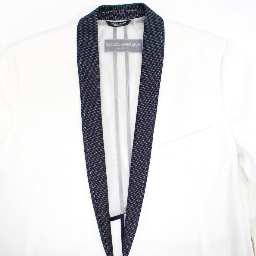 Dolce and Gabbana White Dinner Jacket with a Bow Tie In Good Condition For Sale In London, GB