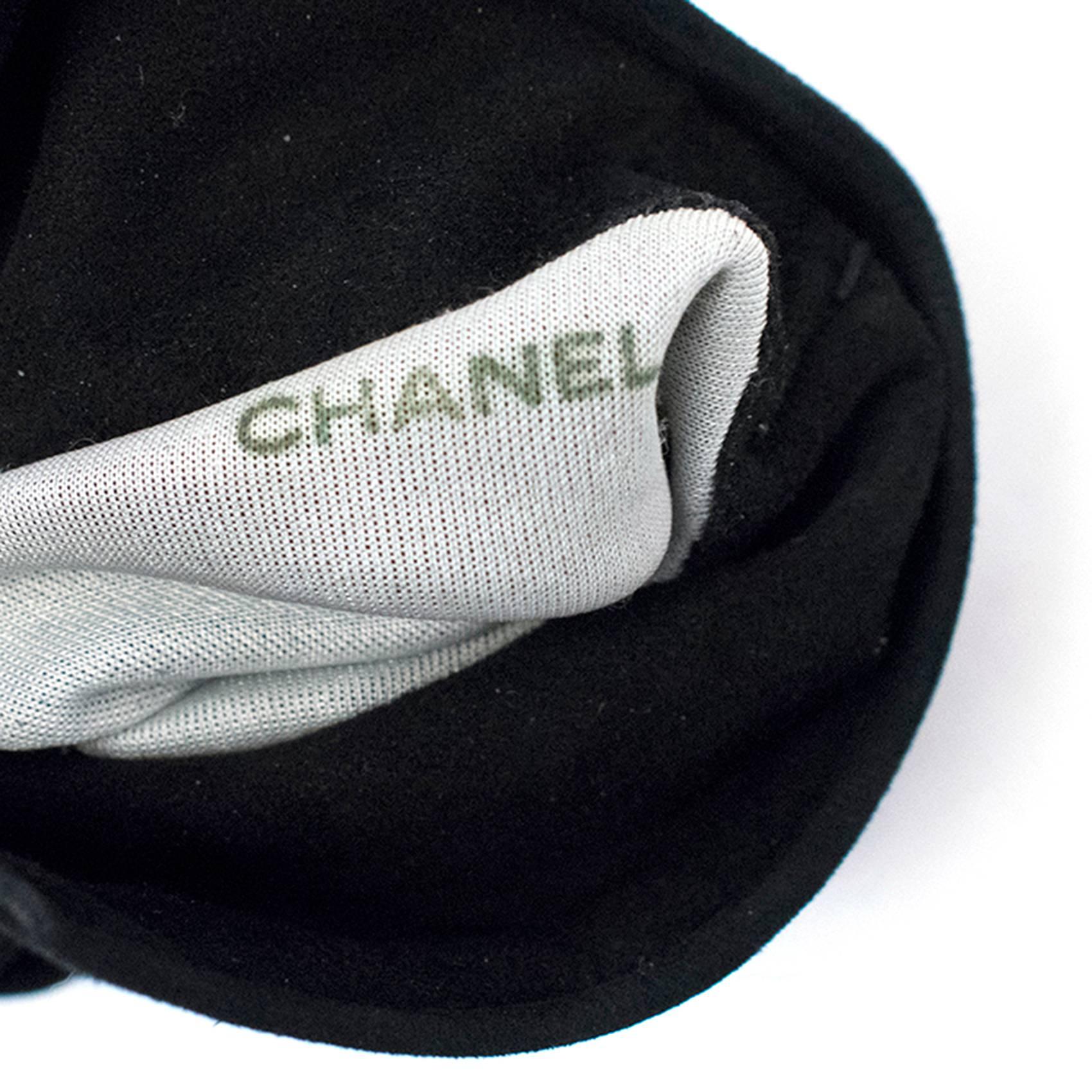 Chanel Ladies Black Suede Gloves For Sale 1