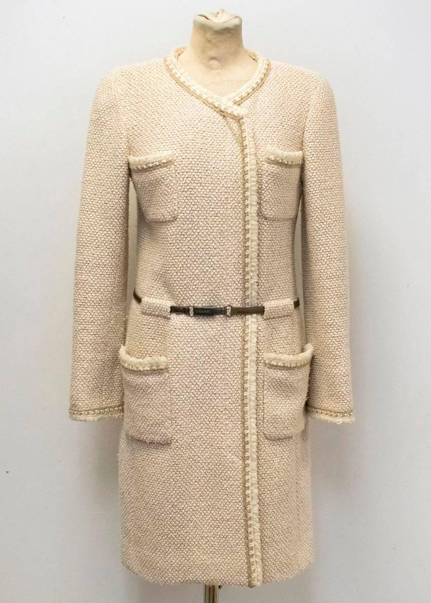 Chanel Beige Wool and Silk Tweed Coat For Sale 6