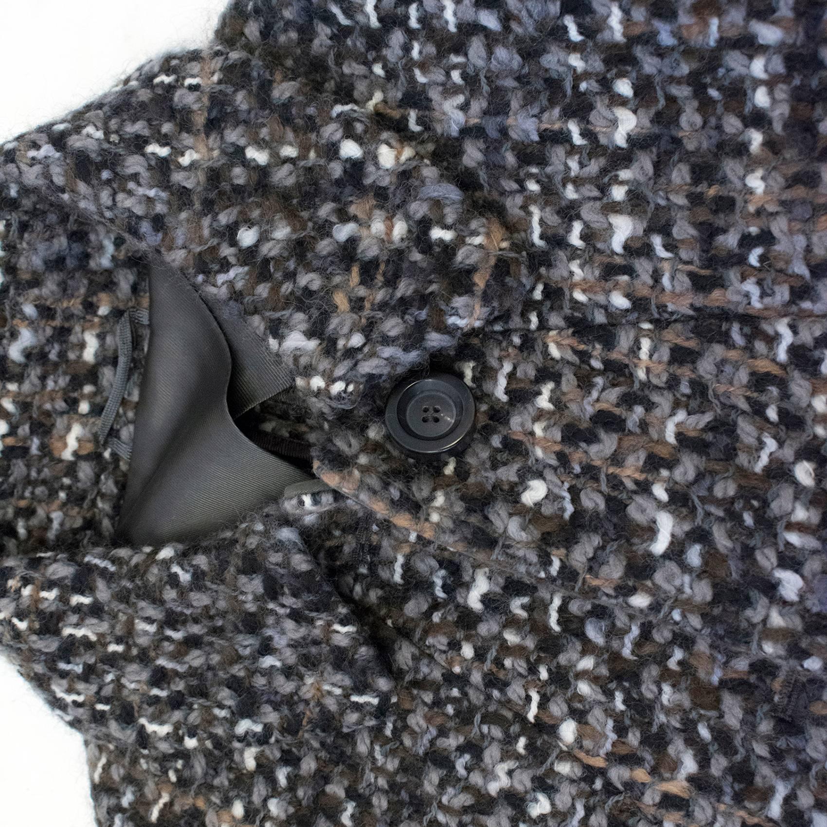 Max Mara Studio Tweed Single Breasted Wool Coat with Belt For Sale 3