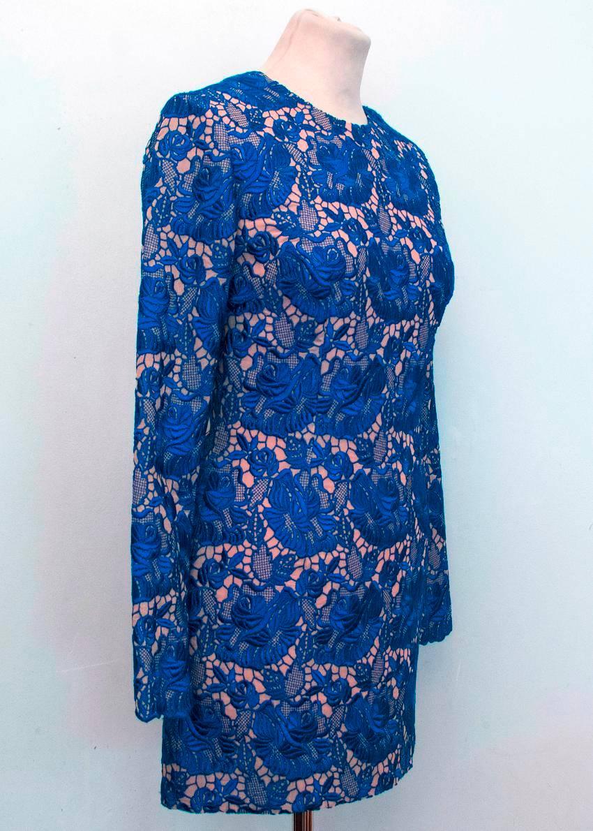 Stella McCartney blue Celia Guipure embroidered lace and crepe mini dress. Features long sleeves with scolloped cuffs and zipped slits. 
The dress fastens at the back with a concealed zip and a metal hook. 

Condition: 9.5/10

Size: XS
Size EU: