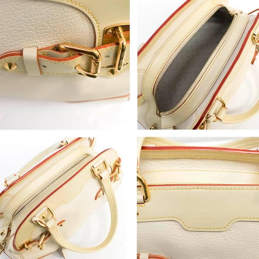Louis Vuitton Cream Shoulder Bag In Good Condition For Sale In London, GB