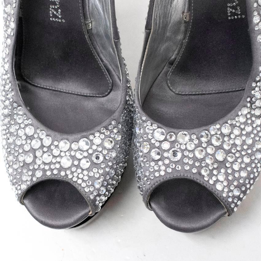 Gianmarco Lorenzi Swarovski Crystal Encrusted Pumps US 8 In Good Condition For Sale In London, GB