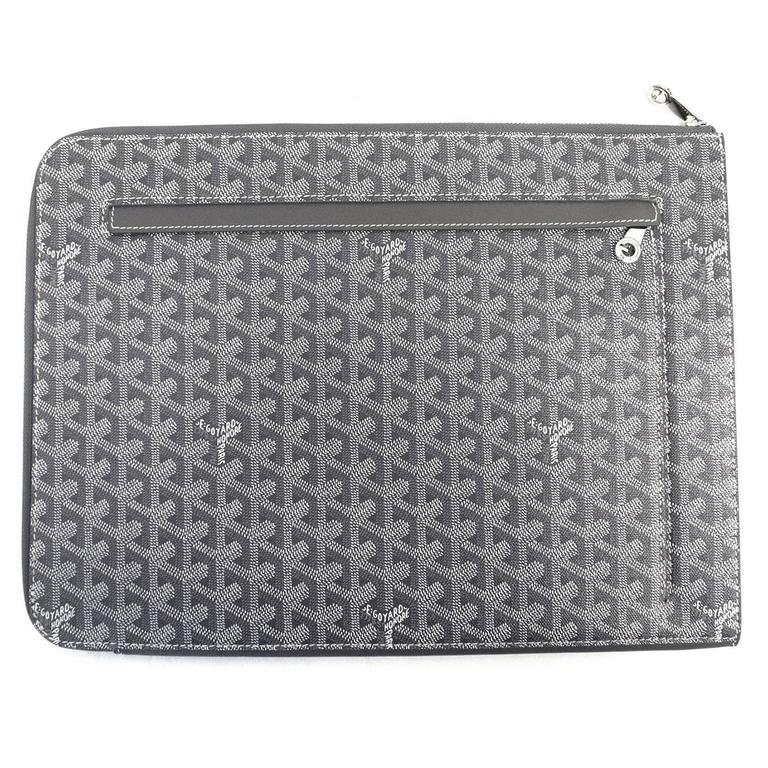 My dream laptop case: Goyard Marie Gallante in Grey