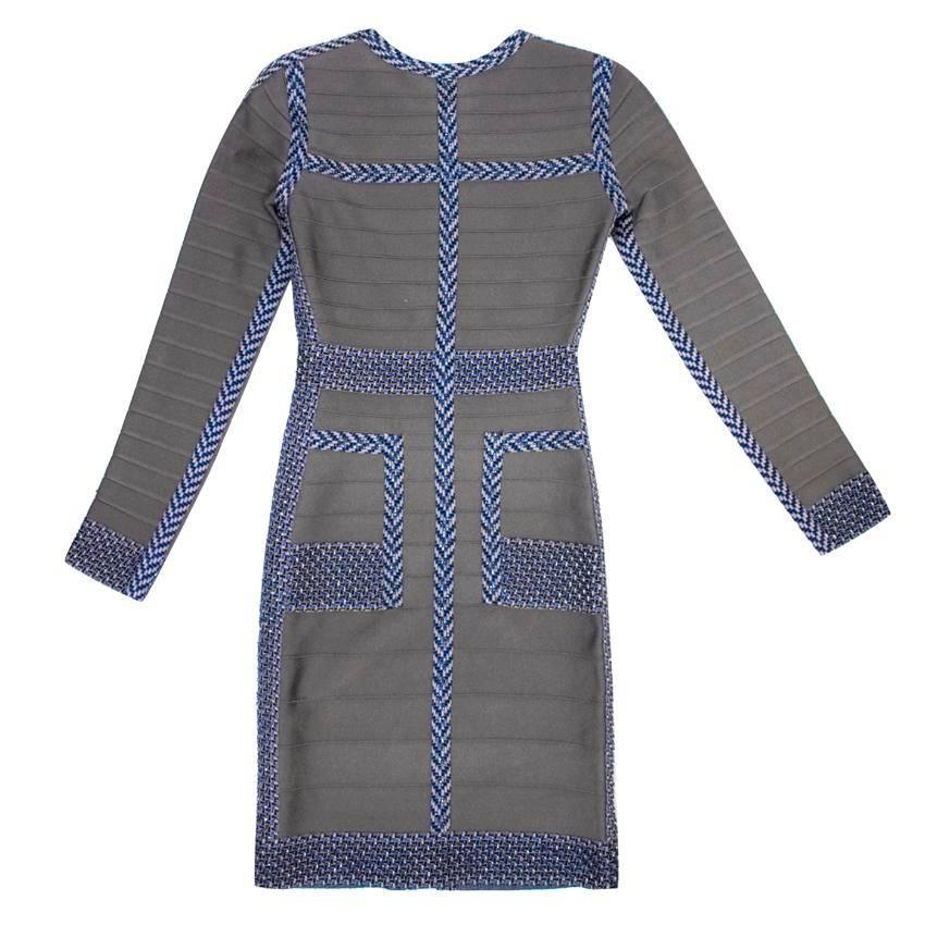 Herve Leger keslyn grey bodycon dress, featuring a geometric print with blue and silver bead detailing, iconic bandage structure and long gold front zip and rounded neckline.

Condition: 9.5/10

Size: S

Measurements Approx:

Sleeve: