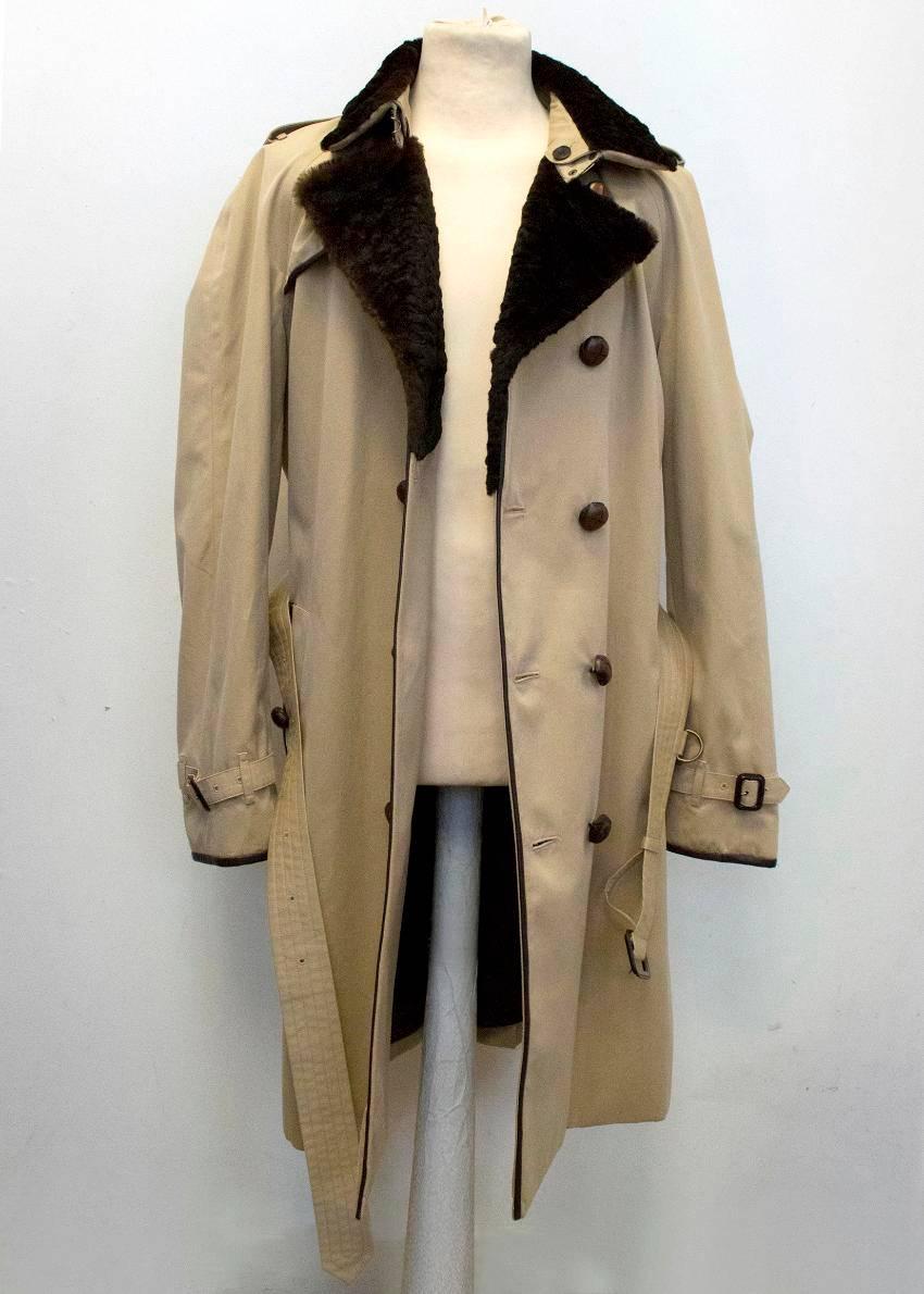Burberry 'Kensington' trench coat with fur -lined collar In New Condition For Sale In London, GB