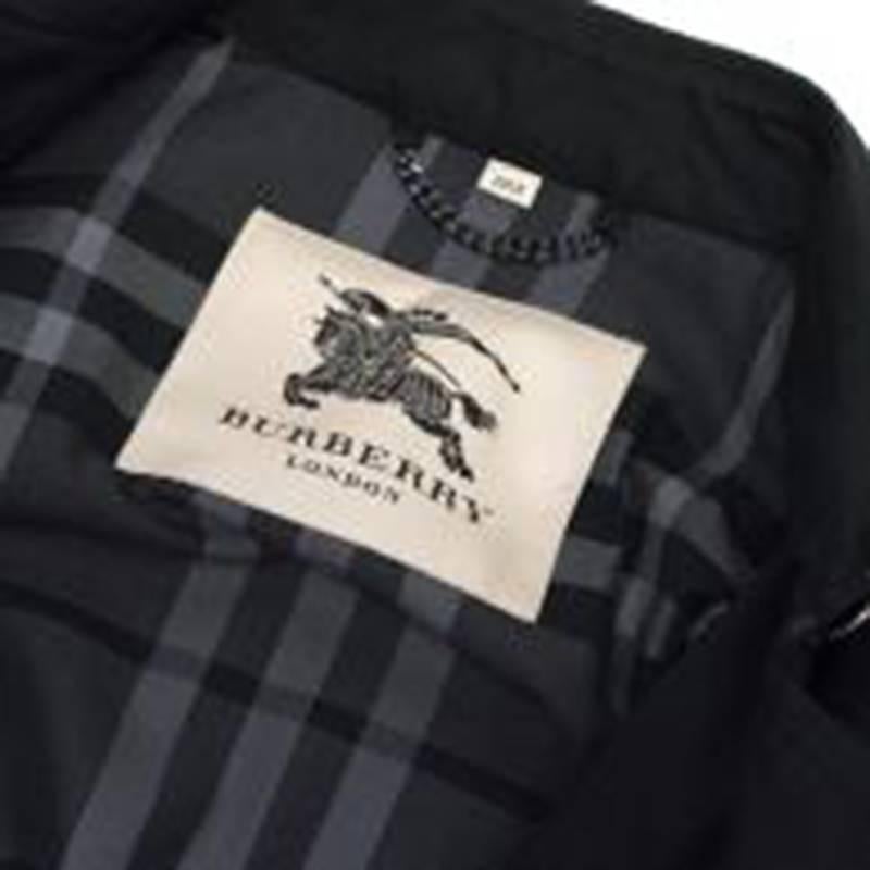 Burberry Black Trench Coat For Sale 2
