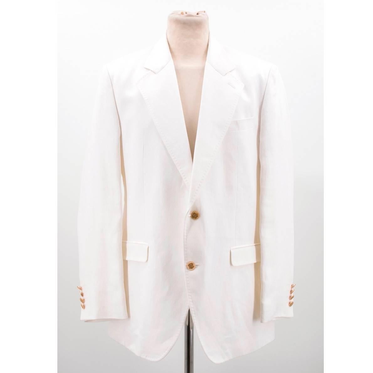 Dolce & Gabbana white jacket in a single-breasted style with notch lapels and light shoulder padding. With stitch effect on the lining of the lapels, one chest pocket and two front flap pockets. 

Size: XL
Measurements: Approx. Shoulder: 46cm