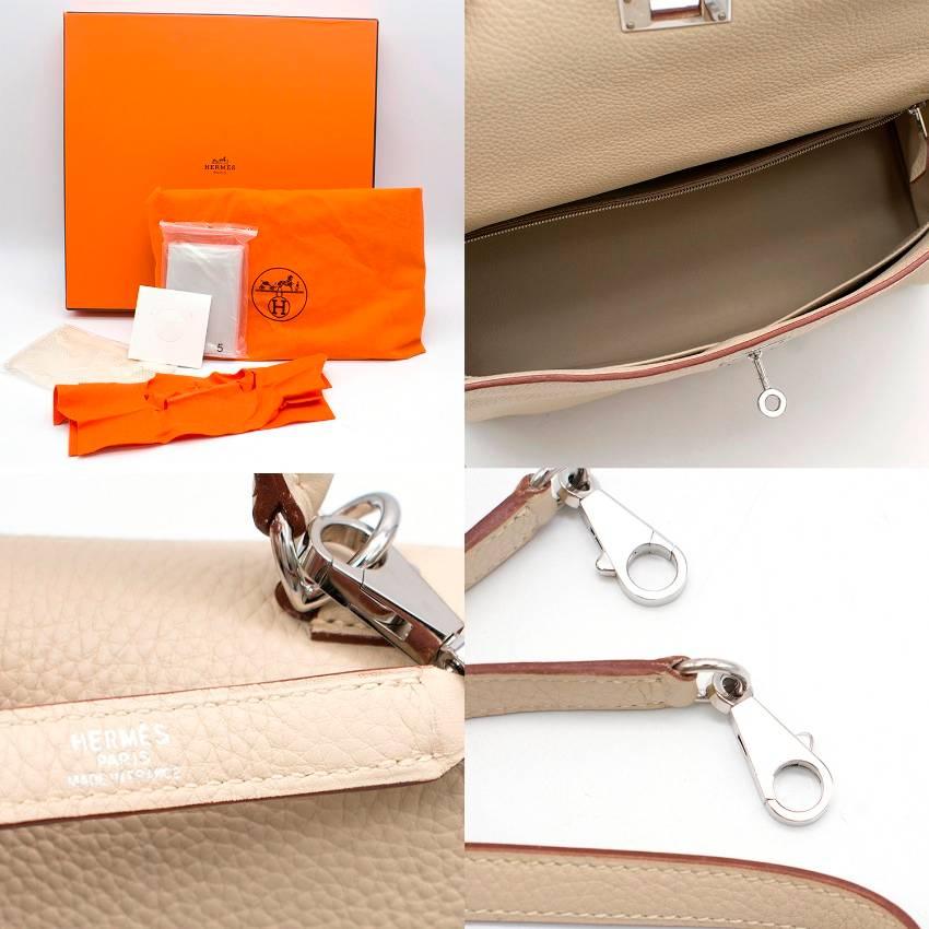 Hermes Parchemin 35cm retourne Kelly bag in Togo Leather. Features one top handle and front flap closure using swivel clasp and a silver- and palladium-plated fastening. 

Made in France.

Date stamp: K in a Square (2007)

Leather - Togo / hardware