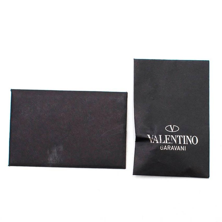 Valentino Garavani Rockstud Rolling Noir Shoulder Bag For Sale at 1stDibs