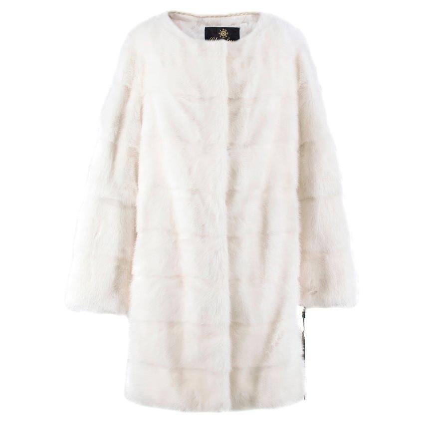 Cher Fur White Coat

-Long sleeve
-Hook and eye closure to the front
-Self-tie waist strings
-White lining 

Please note, these items are pre-owned and may show signs of being stored even when unworn and unused. This is reflected within the