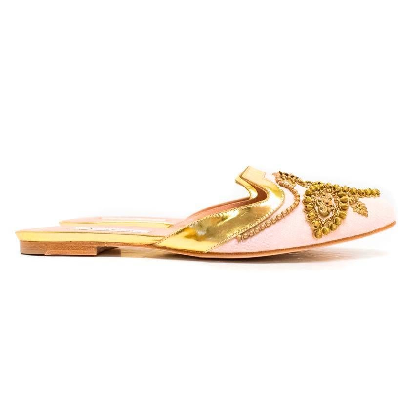 Oscar de la Renta pale pink, flat Spanish mules with gold beaded embroidery, a metallic gold trim and almond toes. 

The shoes are brand new, however there are some very minor marks on the cotton from storage which are not visible in images.