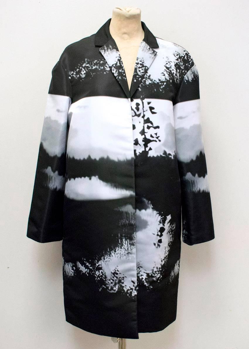 Mary Katrantzou Black, White, and Grey Printed Coat In New Condition For Sale In London, GB